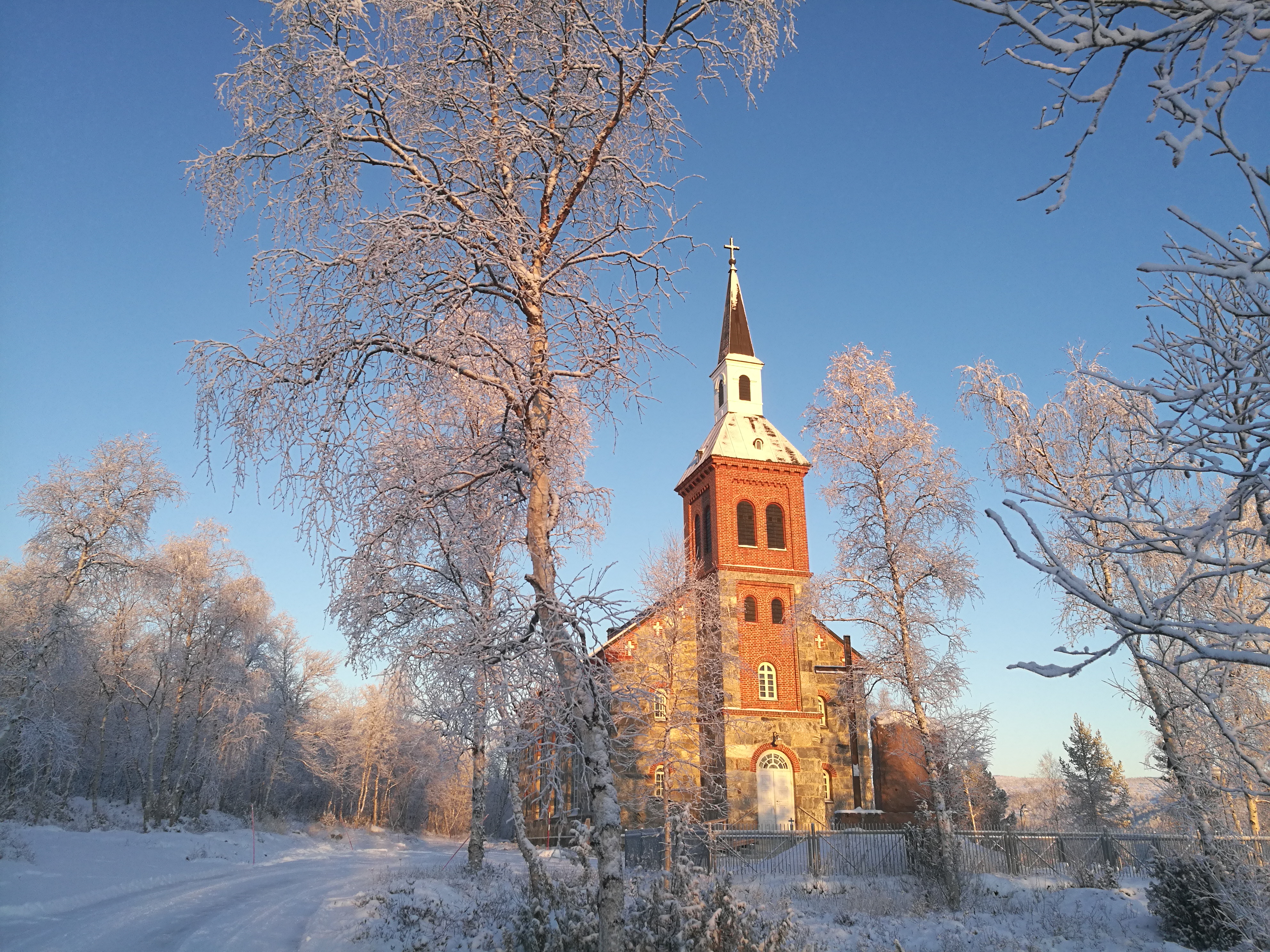 kirkko talvella